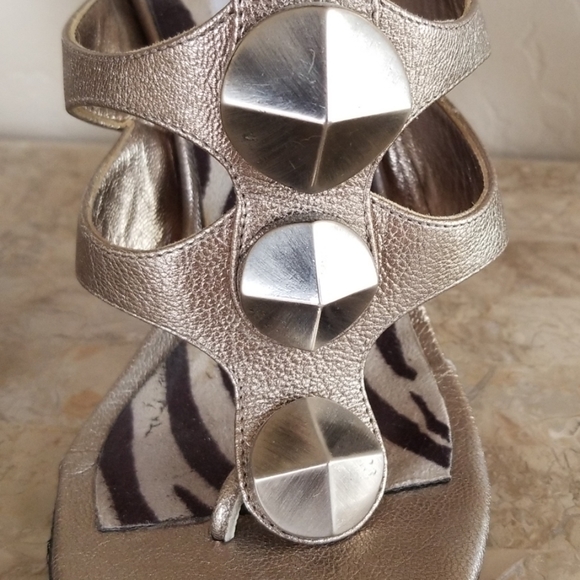 Authentic Manolo Blahnik Metallic Heels - Picture 4 of 8